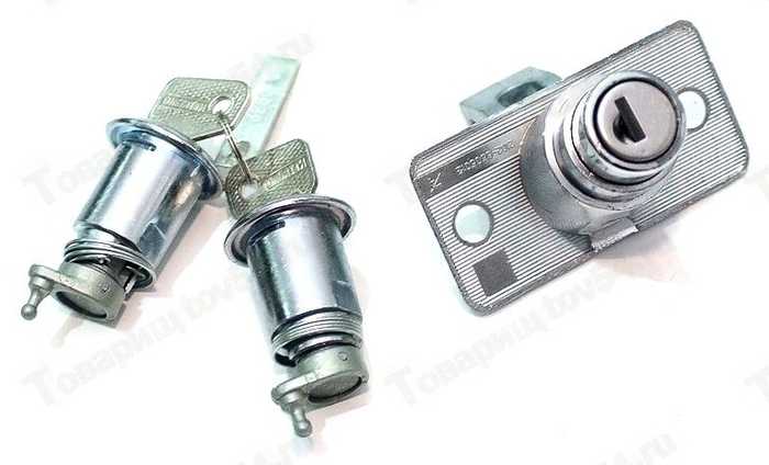 Замок багажника ВАЗ 2104 в сборе с личинками <b>ДААЗ 2104-6100040-20</b> - изображение 1