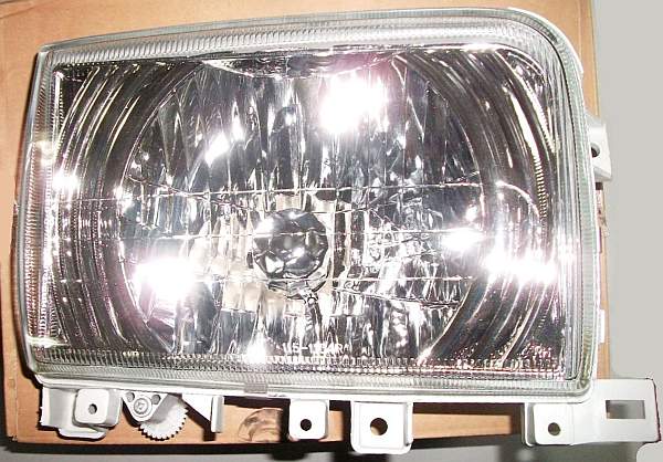 Фара NISSAN ATLAS 92-07 хрусталь <b>DEPO 115-1104R-LD</b> - изображение