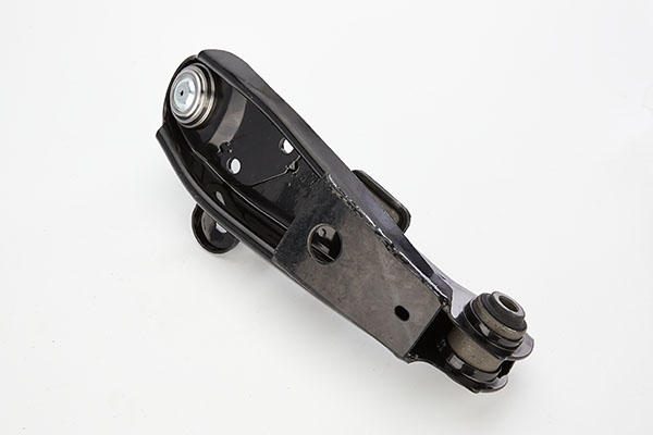 Рычаг передней подвески нижний левый Hyundai H100 (AU) Porter 03.00- <b>DODA 1060120035</b> - изображение