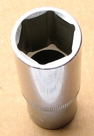 Головка 18мм 1/2" 6 гран. короткая ЭВРИКА  - изображение
