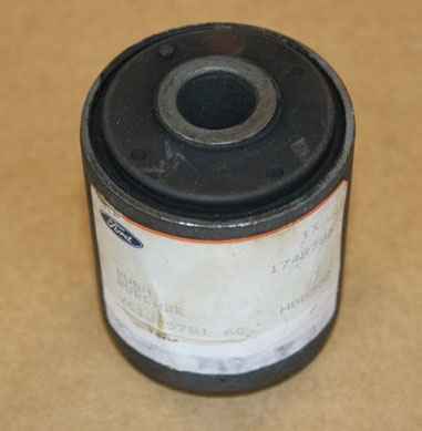 Втулка <b>FORD 1749786</b> - изображение Втулка <b>FORD 1749786</b> - изображение