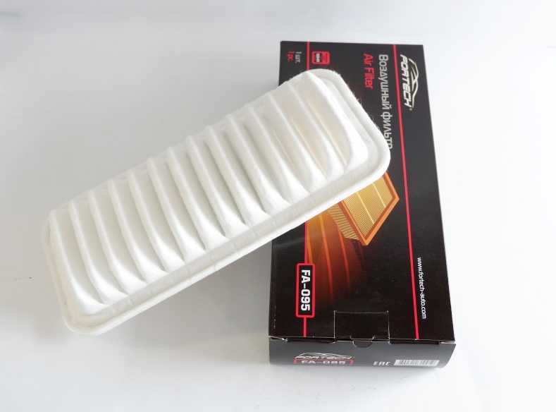 Фильтр воздушный TOYOTA: Yaris I Yaris Verso (99~), Yaris II (06-11), Yaris III (11~), Aygo (05~), Urban Cruiser (09~), CITROE Фильтр воздушный TOYOTA: Yaris I Yaris Verso (99~), Yaris II (06-11), Yaris III (11~), Aygo (05~), Urban Cruiser (09~), CITROEN: C1 (05~), PEUGEOT: 107 (05~), DAIHATSU: Sirion (05~) <b>FORTECH FA095</b> - изображение