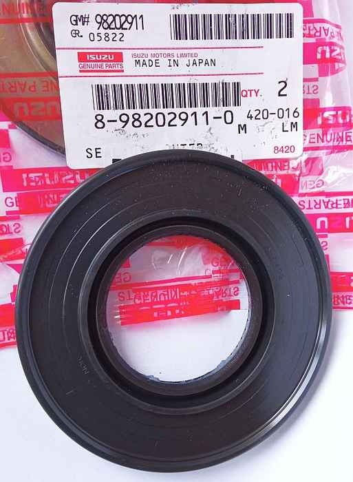 Сальник ступичный зад наружний ELF NMR85 07- <b>ISUZU 8-98202-911-0</b> - изображение 1