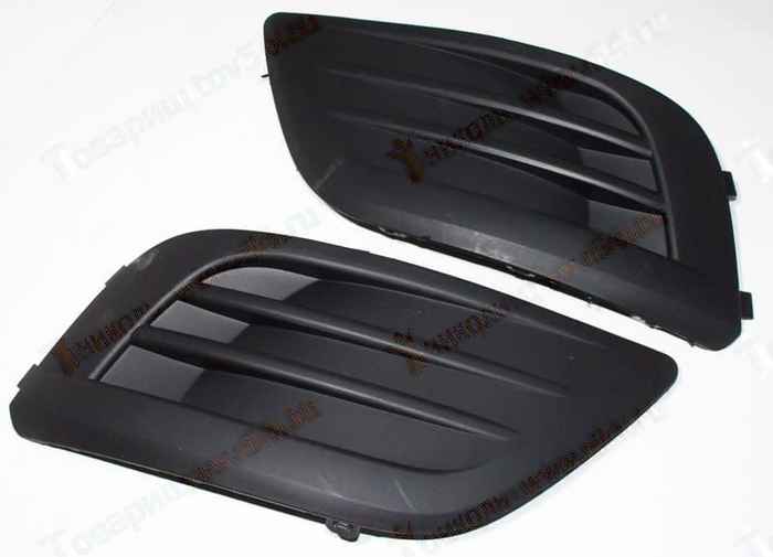 Заглушка бампера под противотуманные фары Largus (комплект левая + правая) <b>8450000250 + 8450000251</b> - изображение