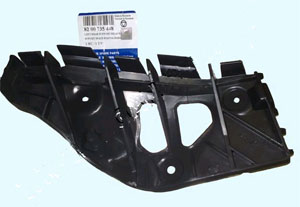 Кронштейн бампера задн. лев. (плас) <b>RENAULT 8200735448</b> - изображение