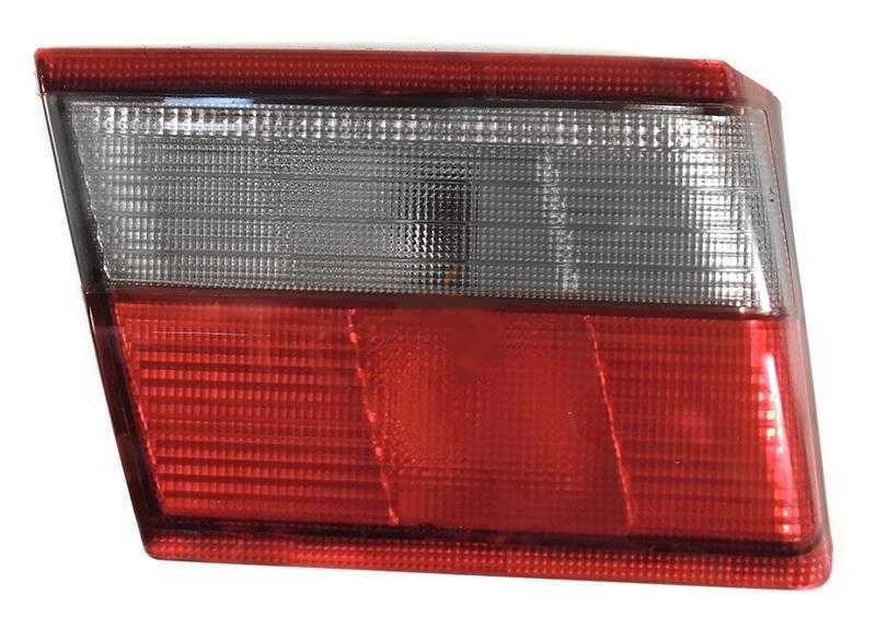 Вставка в крышку багажника TOYOTA CORONA 94-96 <b>SAT ST-212-1302L</b> - изображение