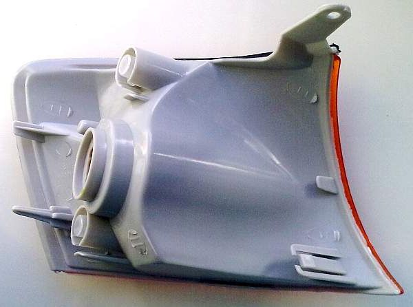 Габарит TOYOTA CHASER TOURER 96-01 желтый 22-267 <b>SAT ST-22-267L</b> - изображение 4