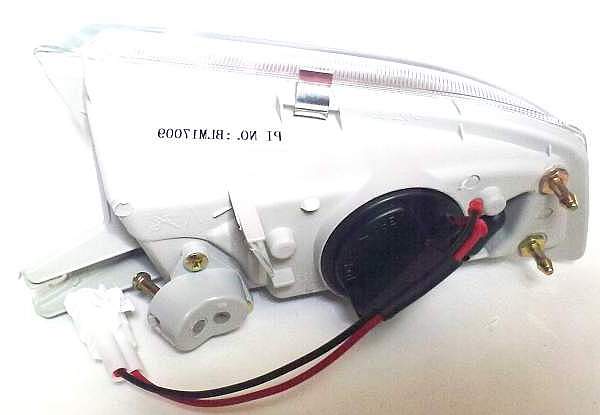 Фара противотуманная TOYOTA IPSUM 98-01 44-27 <b>SAT ST-44-27L</b> - изображение 2