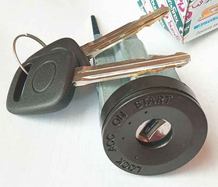 Личинка замка зажигания TOYOTA COROLLA / SPRINTER 91-02 (пр-во Тайвань) <b>SAT ST-TY26-410L-0</b> - изображение 1