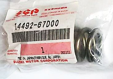 Пружина болта крепления выхлопной трубы SUZUKI 14492-67D00 - изображение 1