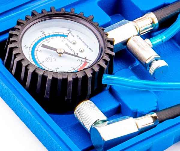 Измеритель давления топлива ВАЗ TOP AUTO в кейсе <b>TOPAUTO 13117</b> - изображение 2