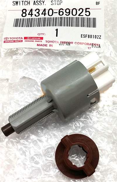 Датчик стоп-сигнала педали тормоза <b>TOYOTA 84340-69025</b> - изображение