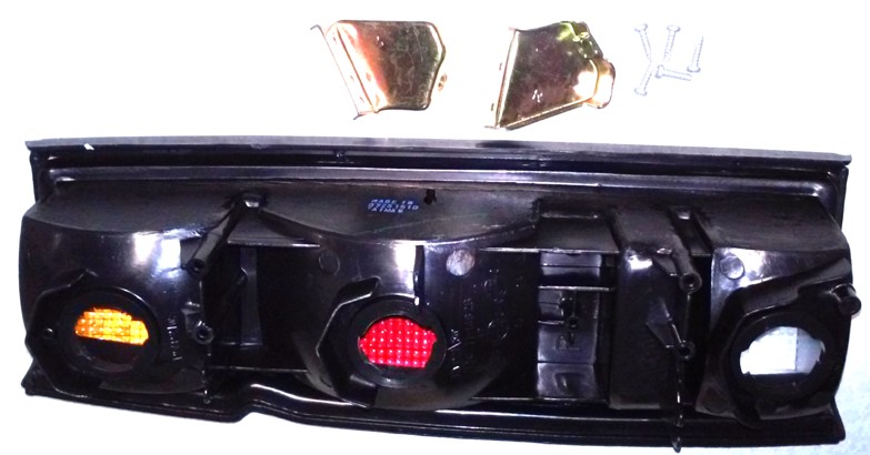 Фонарь задний NISSAN DATSUN 88-92 прав. <b>TYC TG-215-1926R</b> - изображение 1