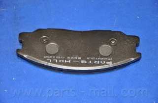 Колодки тормозные дисковые передний для HYUNDAI H-1 <b>PARTS-MALL PKA-023</b> - изображение 3