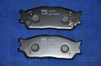 Колодки тормозные дисковые передний для KIA RIO(DC#) <b>PARTS-MALL PKB-017</b> - изображение 1