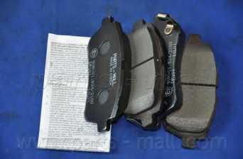 Колодки тормозные дисковые передний для FORD FIESTA / MAZDA 2(DE) <b>PARTS-MALL PKH-E05</b> - изображение 1