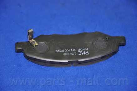 Колодки тормозные дисковые передний для NISSAN TIIDA(C11X) <b>PARTS-MALL PKW-011</b> - изображение 4